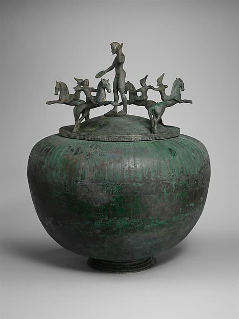 Bronze cinerary urn with lid