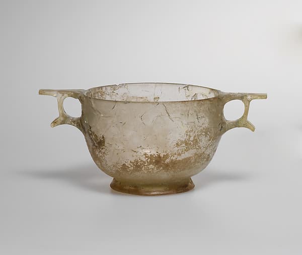 Glass skyphos (drinking cup)