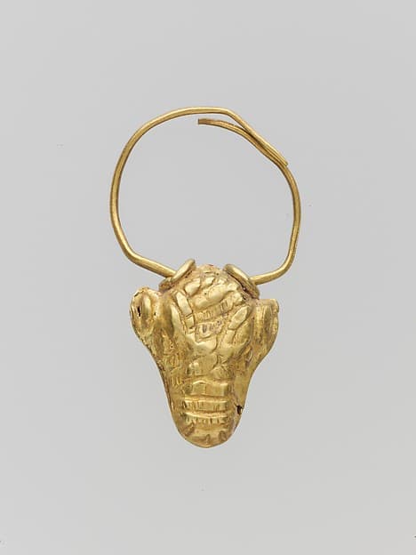 Gold pendant in the form of a bull's head