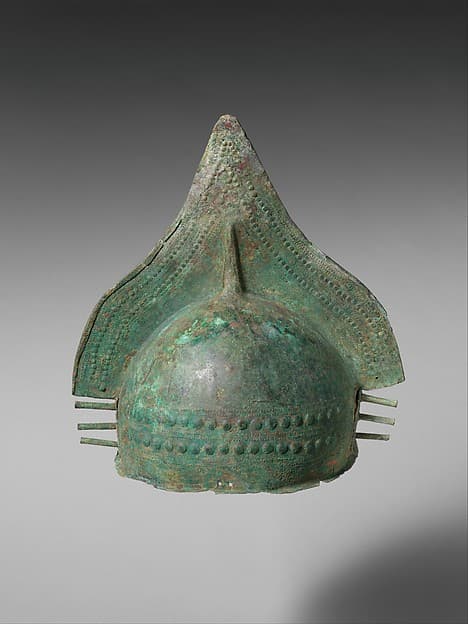 Bronze crested helmet