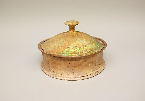 Glass pyxis (box with lid)