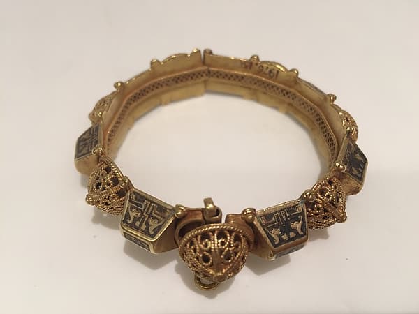 Bracelet