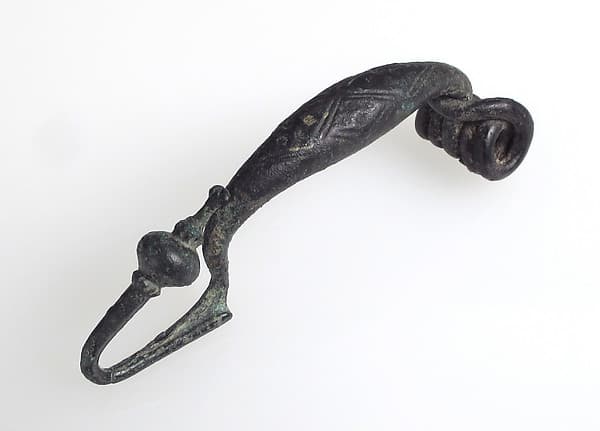 Bow Brooch