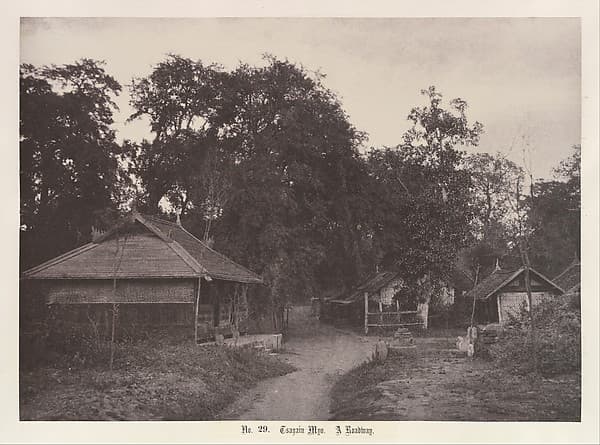Tsagain Myo: A Roadway, by Linnaeus Tripe