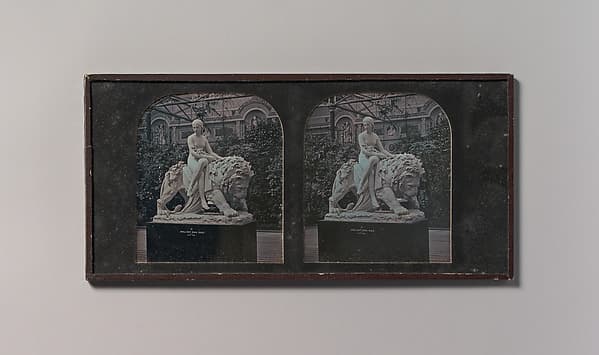 [Stereograph, Crystal Palace, John Bell's Una and the Lion], by London Stereoscopic Company
