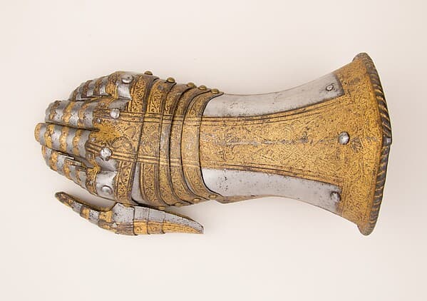 Gauntlet for the Right Hand