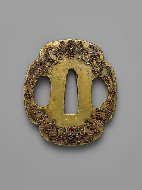 Sword Guard (Tsuba) With the Motif of Chrysanthemums and Arabesques (菊唐草に七宝図鐔)