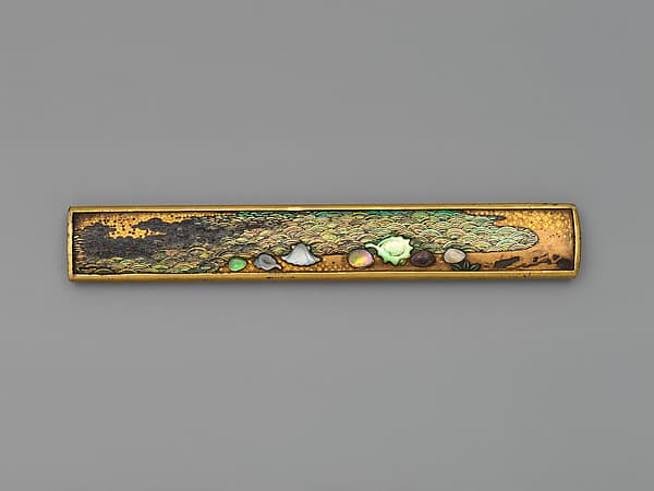 Knife Handle (Kozuka) Depicting Shells on Beach (海辺に貝散図小柄)