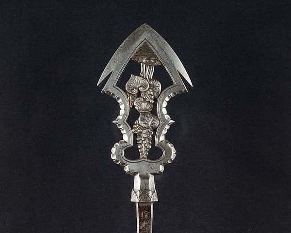 Ceremonial Arrowhead (Yanone), by Umetada Motoshige