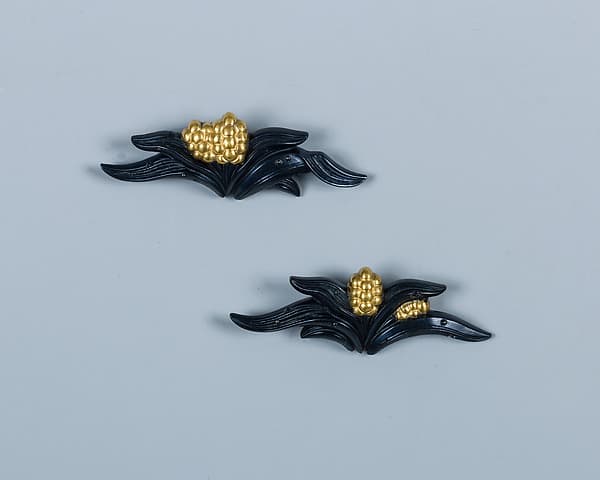 Sword-Grip Ornaments (Menuki), by Gotō Renjō (Mitsutomo)