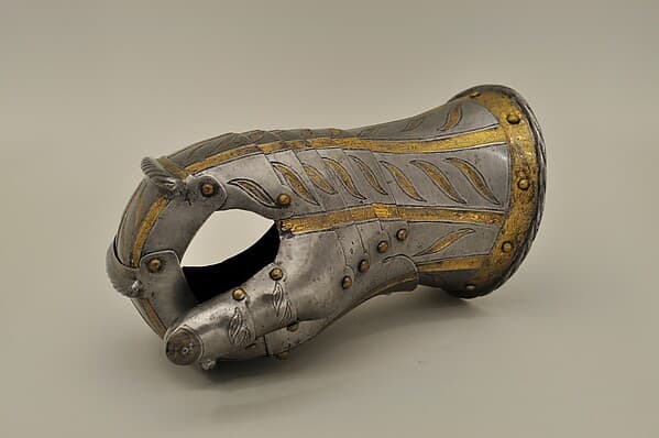 Locking Gauntlet