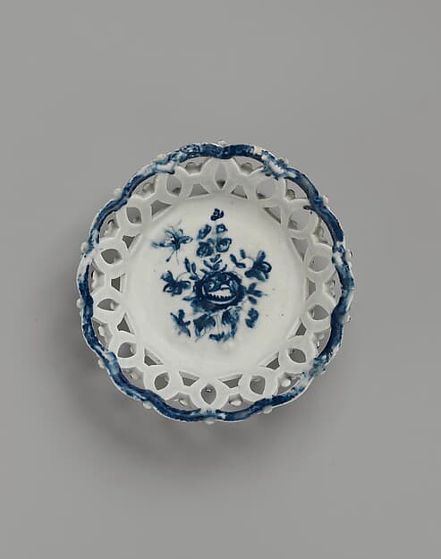 Openwork fruit basket, by American China Manufactory