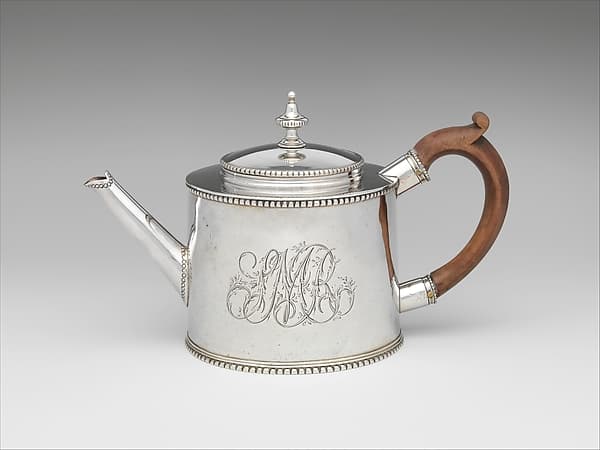 Teapot, by John Letelier Sr.