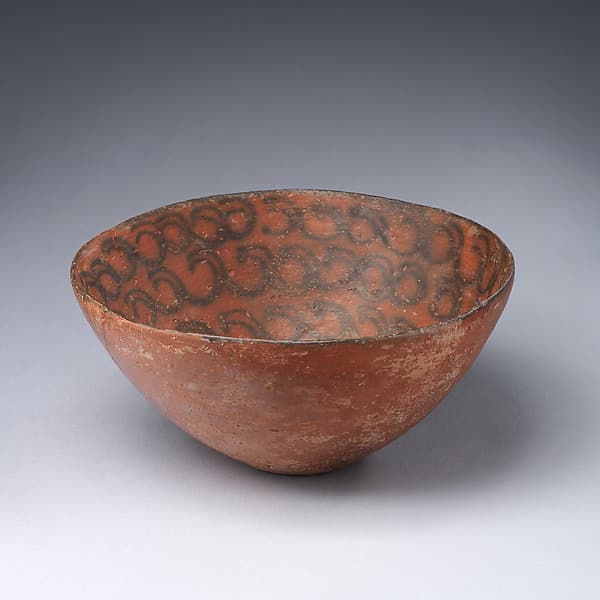 Bowl decorated with linked ibex horns