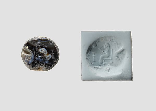 Stamp seal (scaraboid) with deity (?)