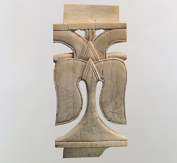 Openwork furniture plaque with leaves