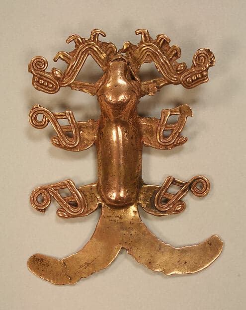 Pendant with sea mammal, by Chiriquí artist(s)