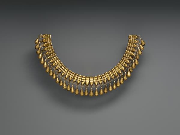 Necklace with jaguar teeth-shaped beads, by Mixtec (Ñuu Savi) artist(s)