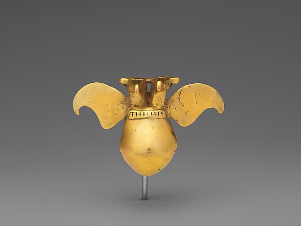 Eagle pendant, by Veraguas artist