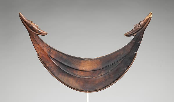 Rei miro (gorget), by Rapa Nui artist