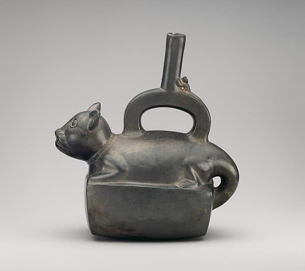 Stirrup-spout bottle with feline, by Chimú artist(s)