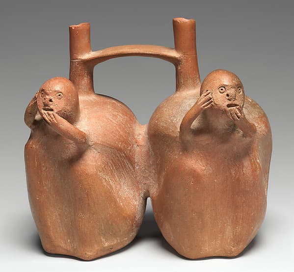 Double-chambered bottle with monkeys, by Topará artist(s)