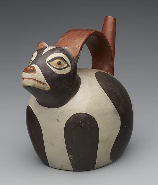 Bottle in the shape of a dog, by Nasca artist(s)
