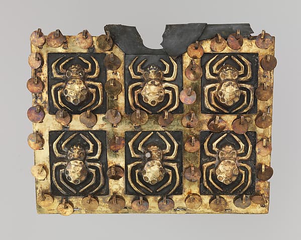 Nose ornament with spiders, by Moche artist(s)