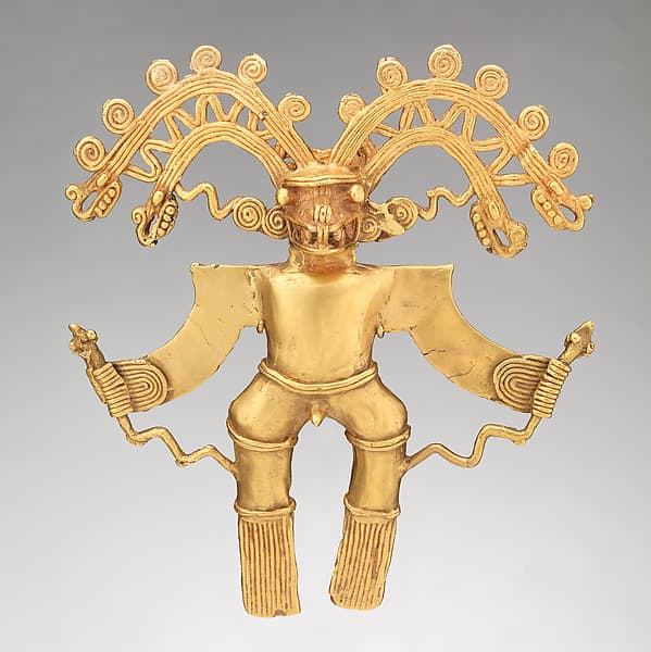 Crocodile-head figure pendant, by Chiriquí artist(s)