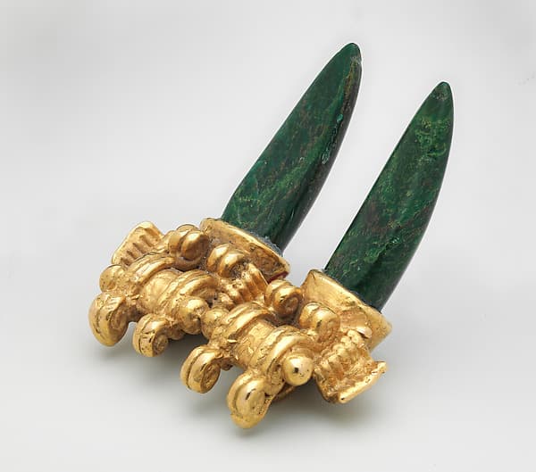 Double-crocodile pendant, by Coclé (Macaracas) artist