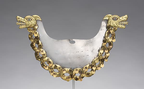 Nose ornament with intertwined creatures, by Moche artist(s)
