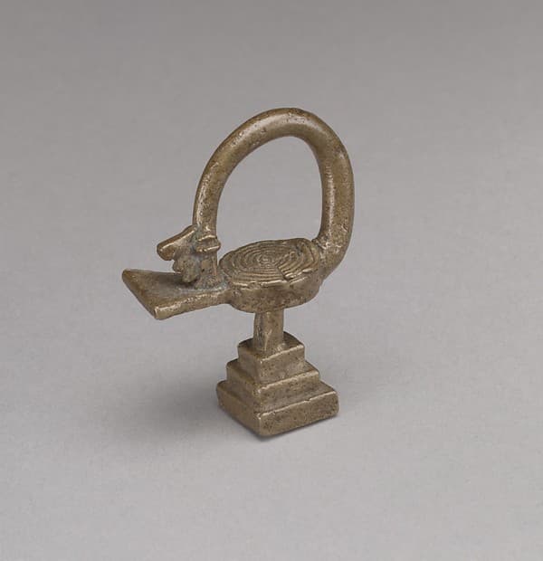 Sankofa bird gold weight, by Akan artist