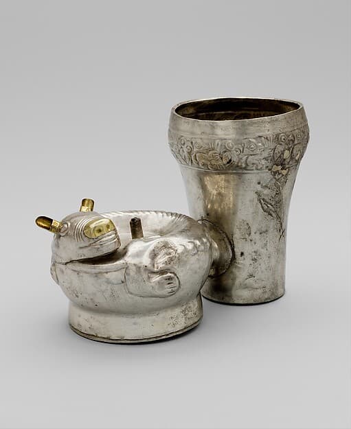 Double-chambered vessel with dog, by Chimú artist(s)