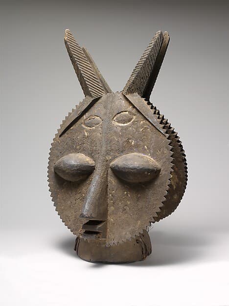Double-faced water spirit crest, by Ijebu-Yoruba artist