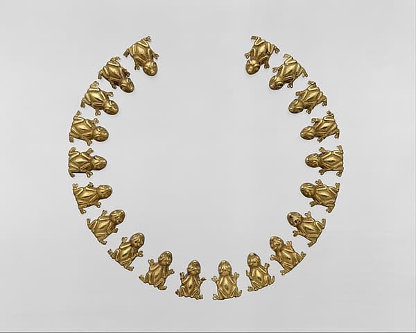 Necklace with frog-shaped beads, by Mexica or Mixtec (Ñuu Savi) artists