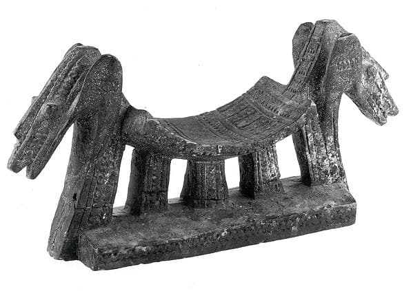 Headrest: Zoomorphic Heads, by Dogon or Tellem blacksmith (?)