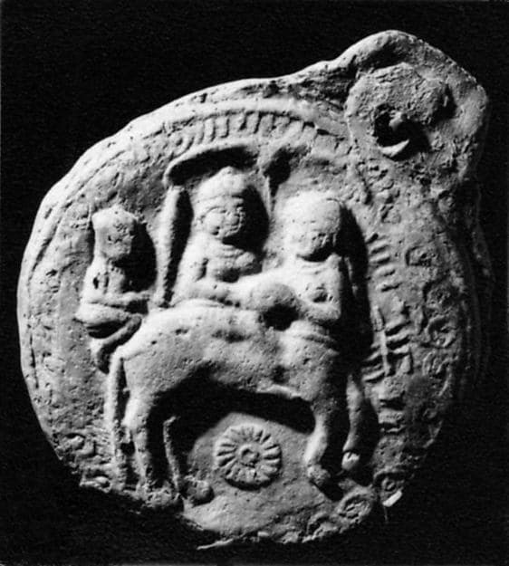 Auspicious Emblem with Pururavas and Urvashi