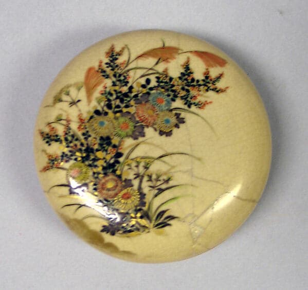 Incense Box with Design of the Seven Flowers of Autumn, by Nonomura Ninsei
