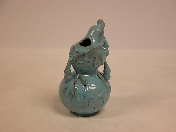 Vase in the shape of a double gourd