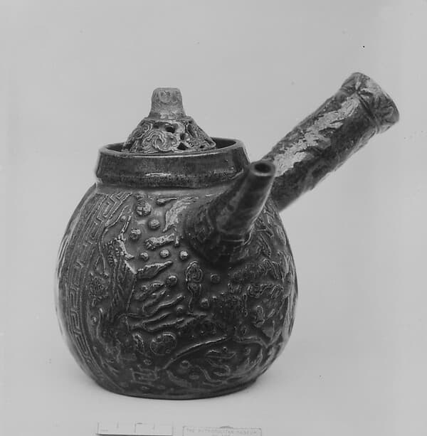 Teapot, by Aoki Mokubei