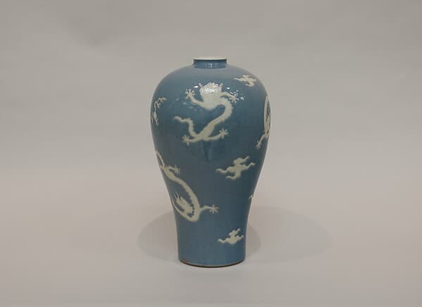 Meiping vase with dragons