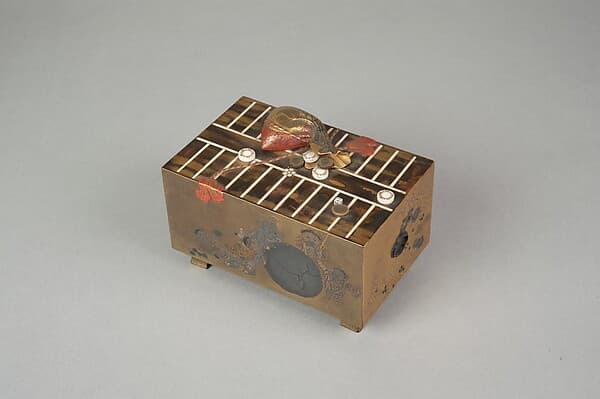 Incense Box Cover with Design of Backgammon Board