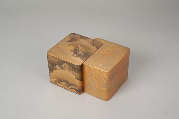 Incense Box with Designs of Pines Along the Shore and Young Pines