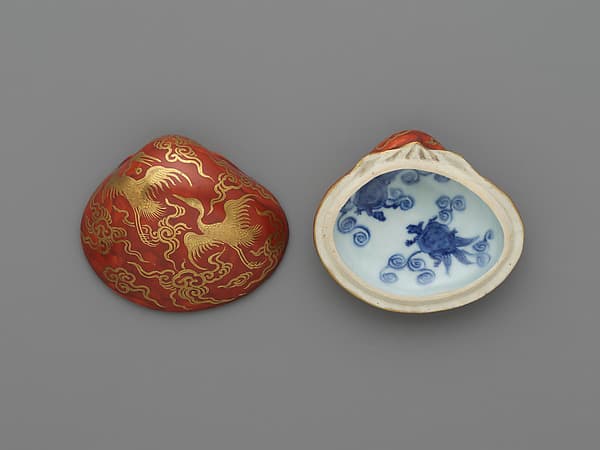 Incense Container (Kōgō) in the Shape of a Clamshell, with Cranes (exterior) and Tortoise Motifs (interior), by Eiraku Hozen