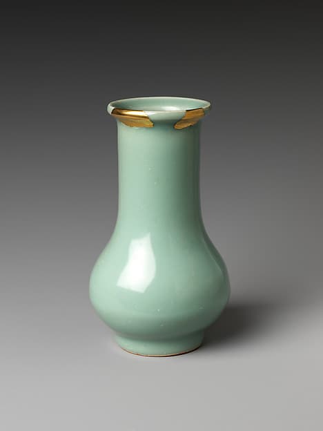 Bottle vase