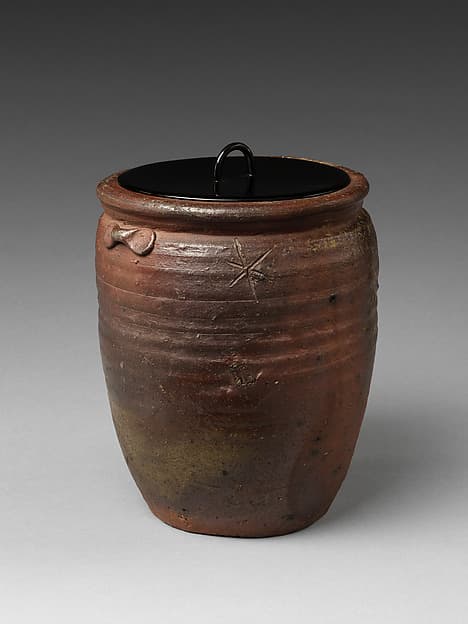 Freshwater Jar (Mizusashi) in the Shape of a Seed Jar (Tane-tsubo)