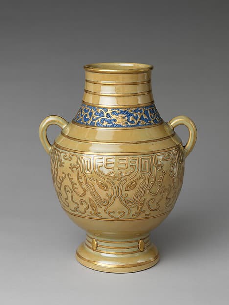 Vase in the form of an archaic bronze vessel