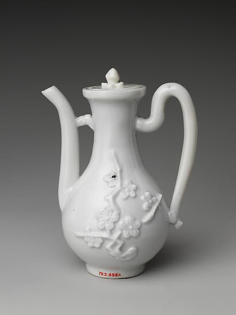 Covered ewer with plum blossoms