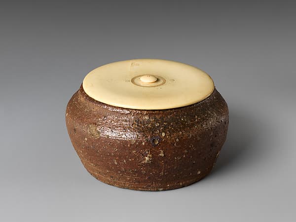 Tea Caddy (Chaire) in Taikai Shape