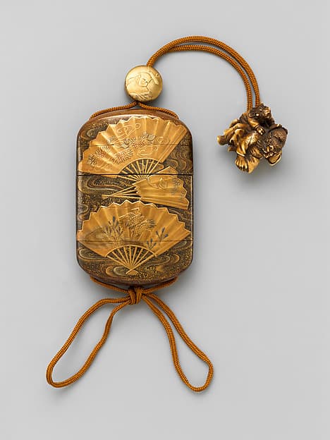 Inrō with floating fans